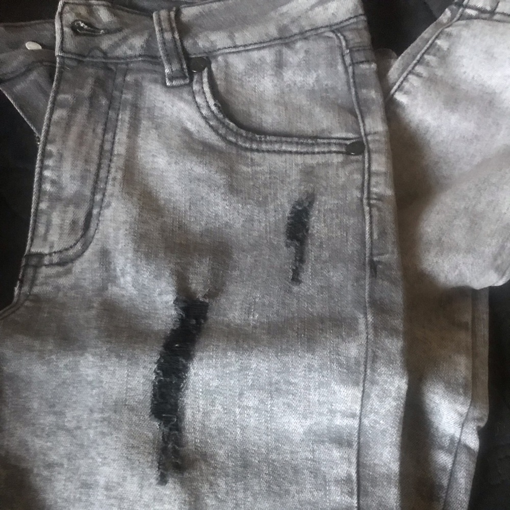 Ripped grey jeans